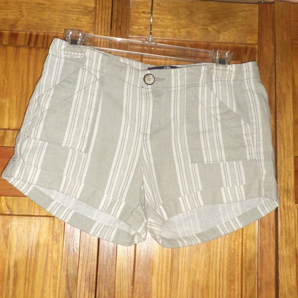 BOOM BOOM JEANS tan/beige shorts sz 1 Junior